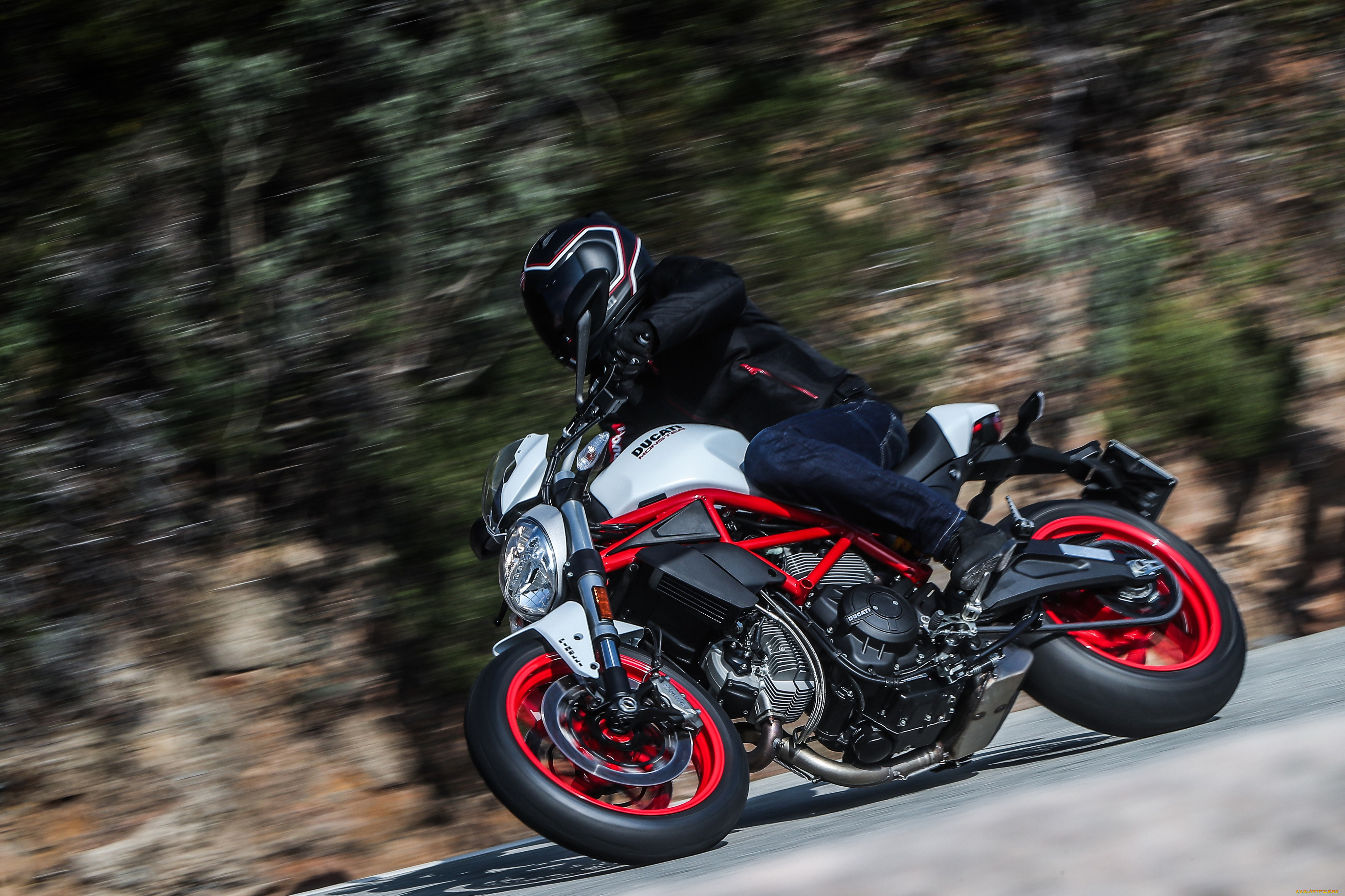 Ducati Monster 2020